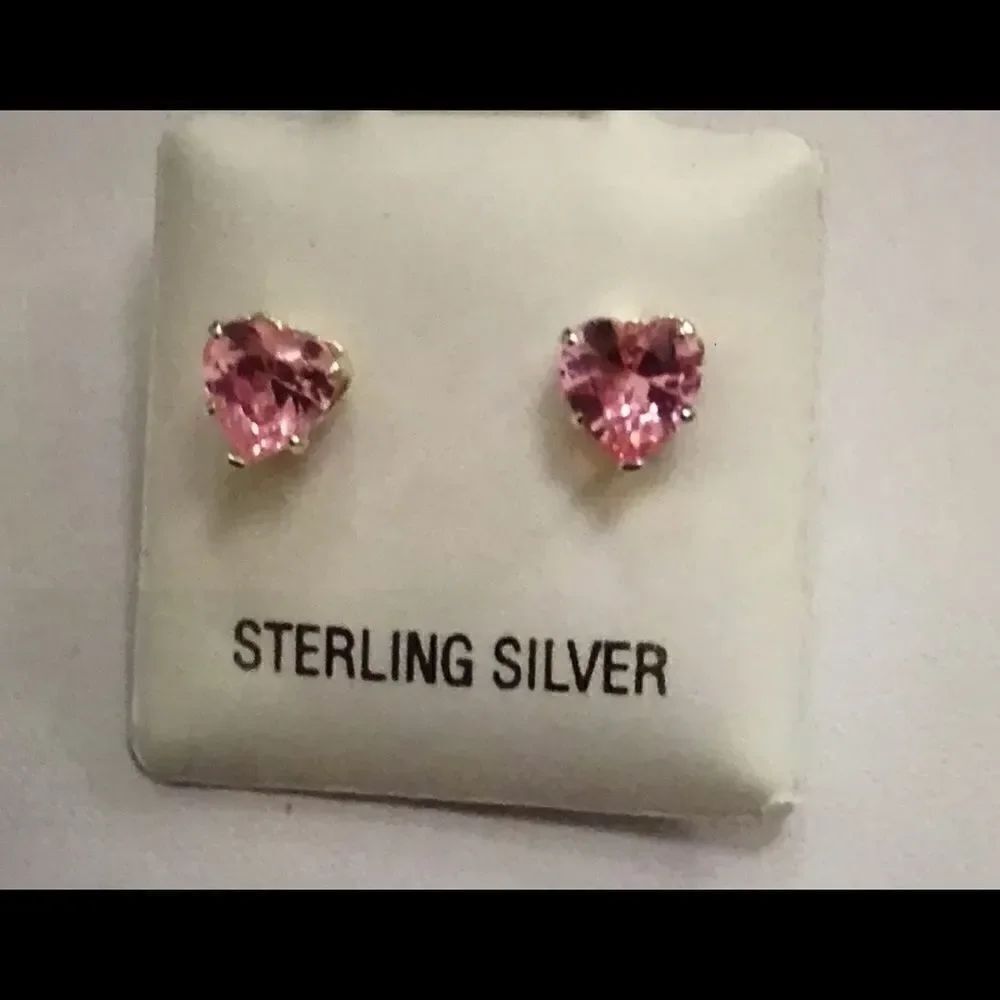 1ย Ct.โHeartโLabโPinkโSapphireโStudโEarringsโ925